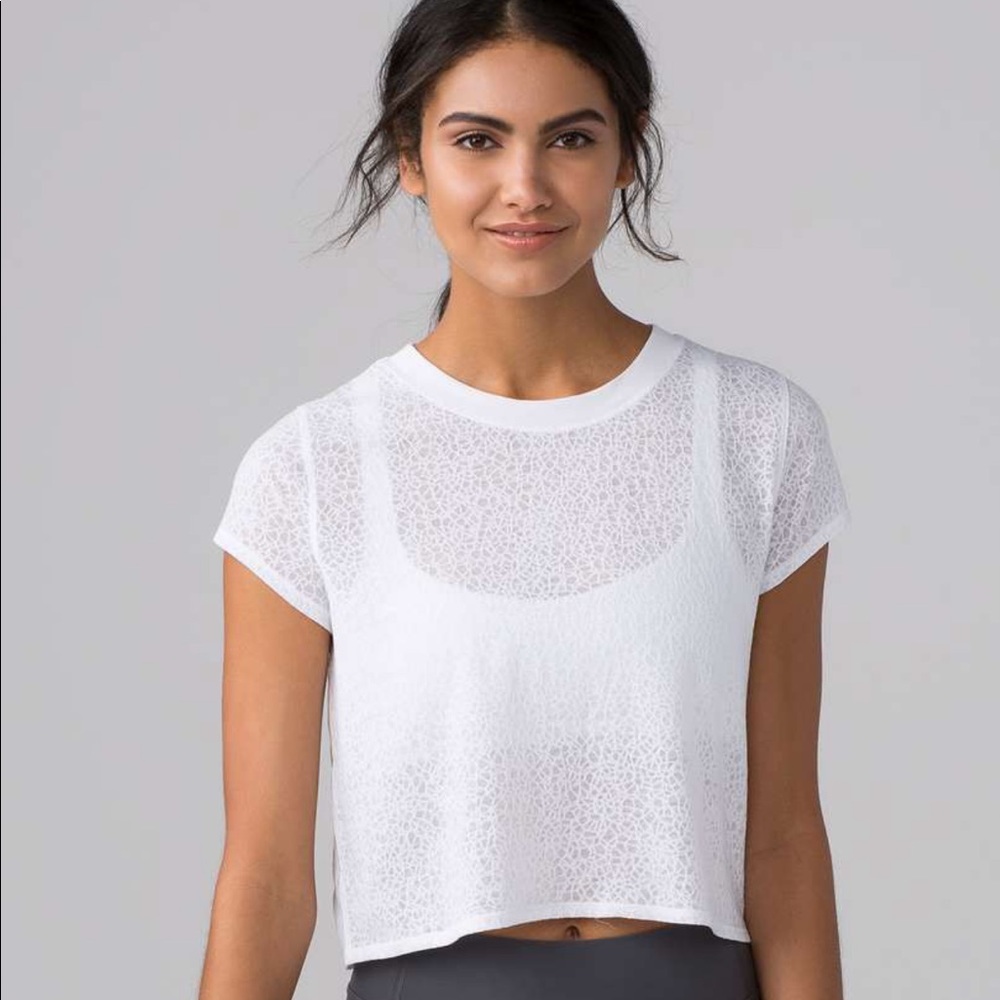 Lululemon Hint of Sheer Tee NWT Black Size 10